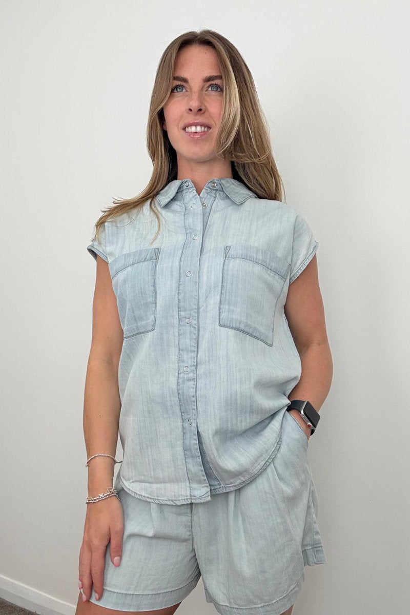 Ex F&F Chambray Gillet