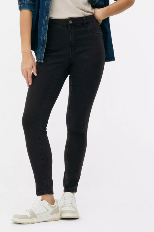 Famous Store Black Skinny Mid Rise Jeans
